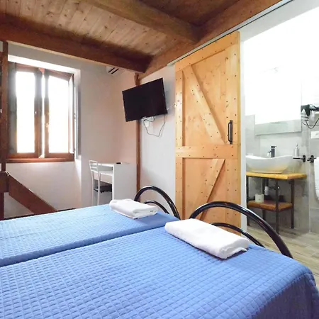 Cozy Home In Ollolai With House A Mountain View Dom wakacyjny